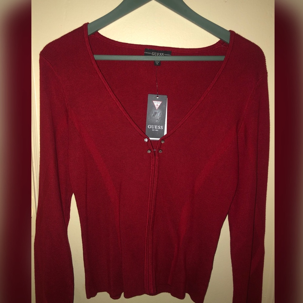 GUESS long sleeve scoop neck red top